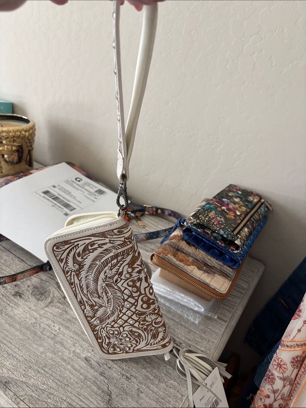 Myra Bag White and Brown Floral Tooled Zip Wallet with Heart Charm - Picture 3 of 3